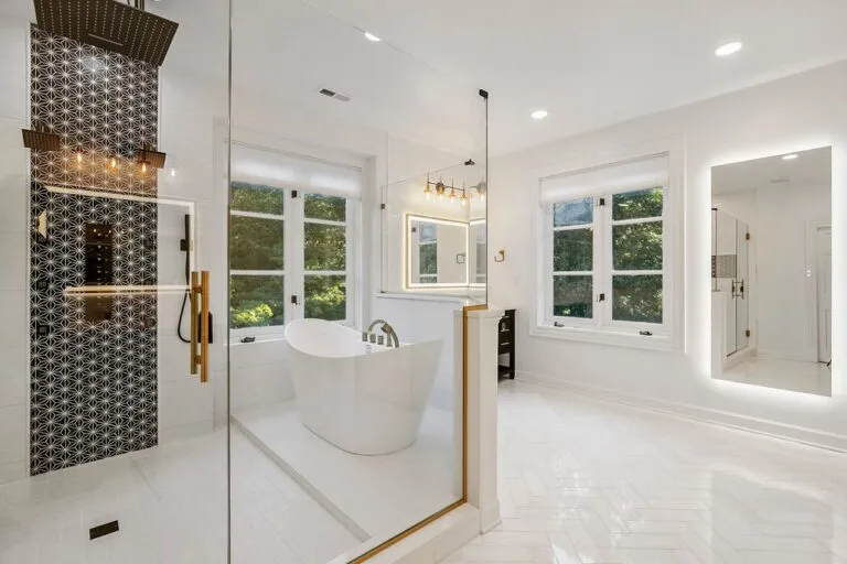 Renueva tu baño en Miami con resultados duraderos y de alto diseño